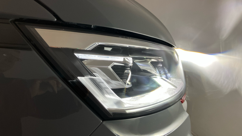 Volkswagen Transporter T32 Swb Diesel Special Edition 2.0 BiTDI 204 Sportline Black Ed Kombi Van DSG